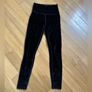 Beyond Yoga lavender velvet leggings